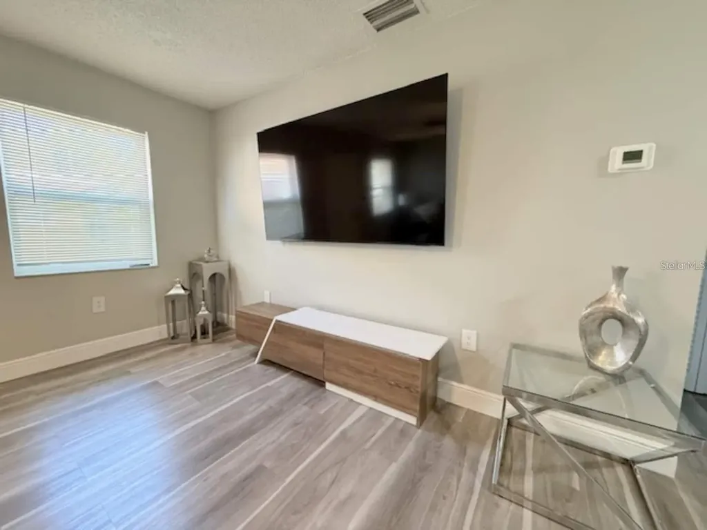332 Avenue D SE Winter Haven FL 33880