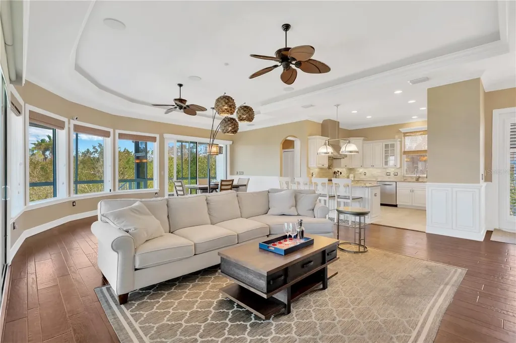 511 Seaview Drive Tarpon Springs FL 34689