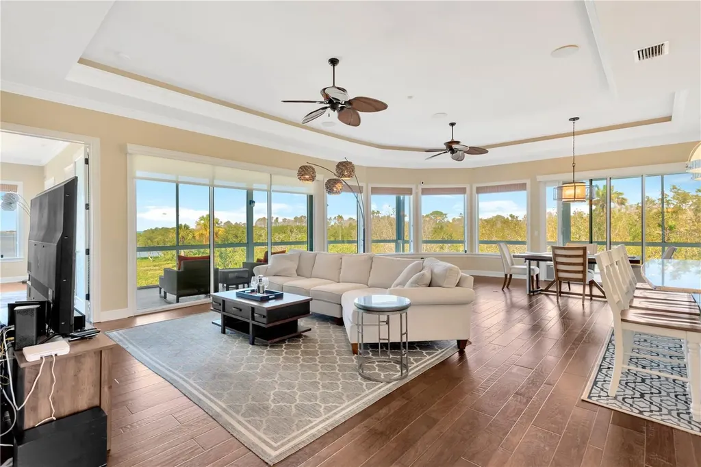 511 Seaview Drive Tarpon Springs FL 34689