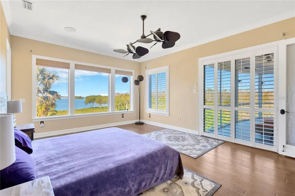 511 Seaview Drive Tarpon Springs FL 34689