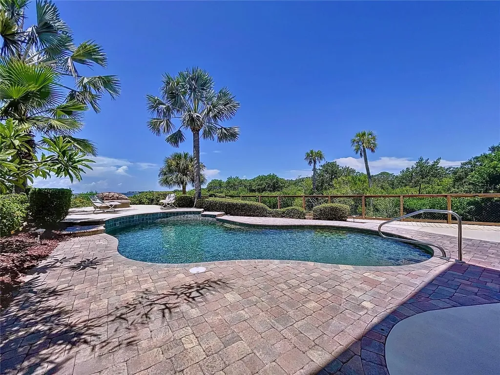 511 Seaview Drive Tarpon Springs FL 34689