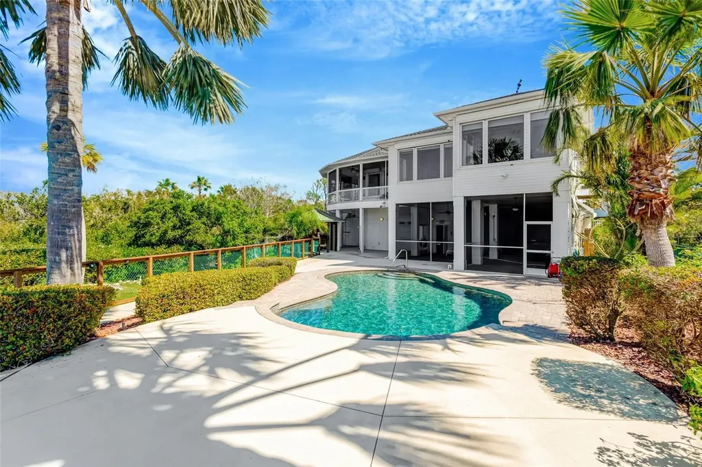 511 Seaview Drive Tarpon Springs FL 34689
