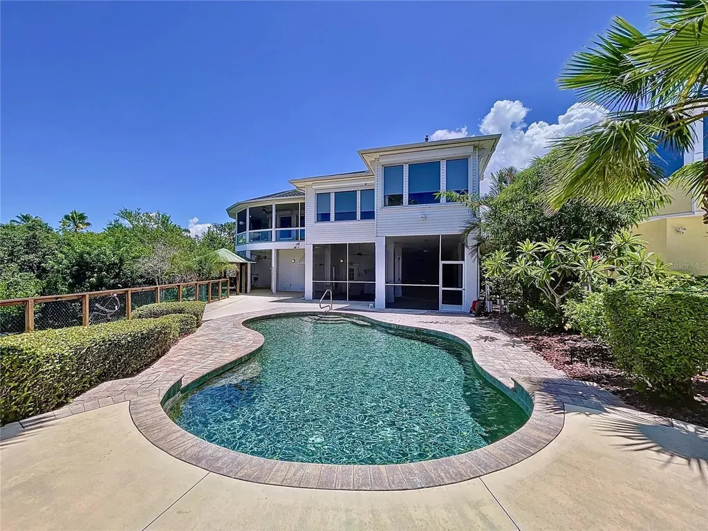 511 Seaview Drive Tarpon Springs FL 34689