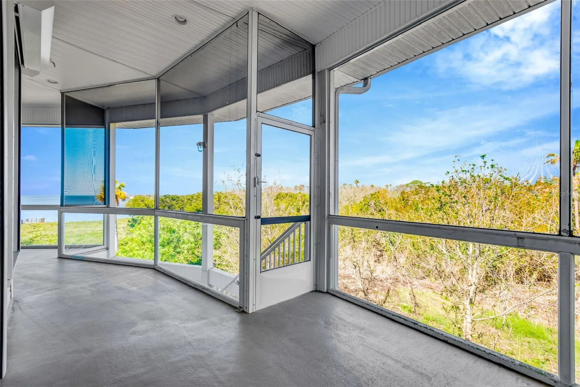 511 Seaview Drive Tarpon Springs FL 34689