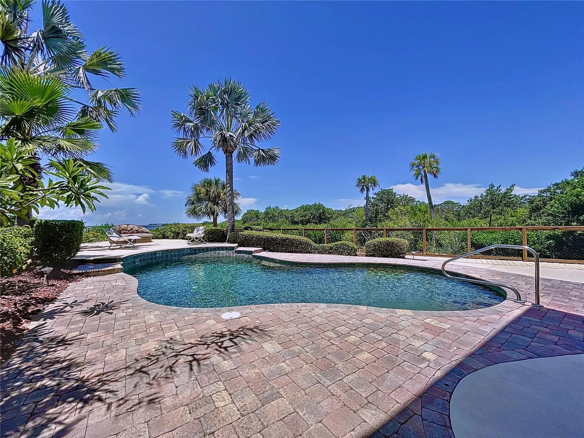 511 Seaview Drive Tarpon Springs FL 34689