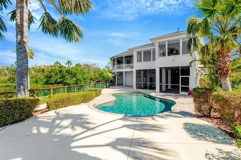 511 Seaview Drive Tarpon Springs FL 34689