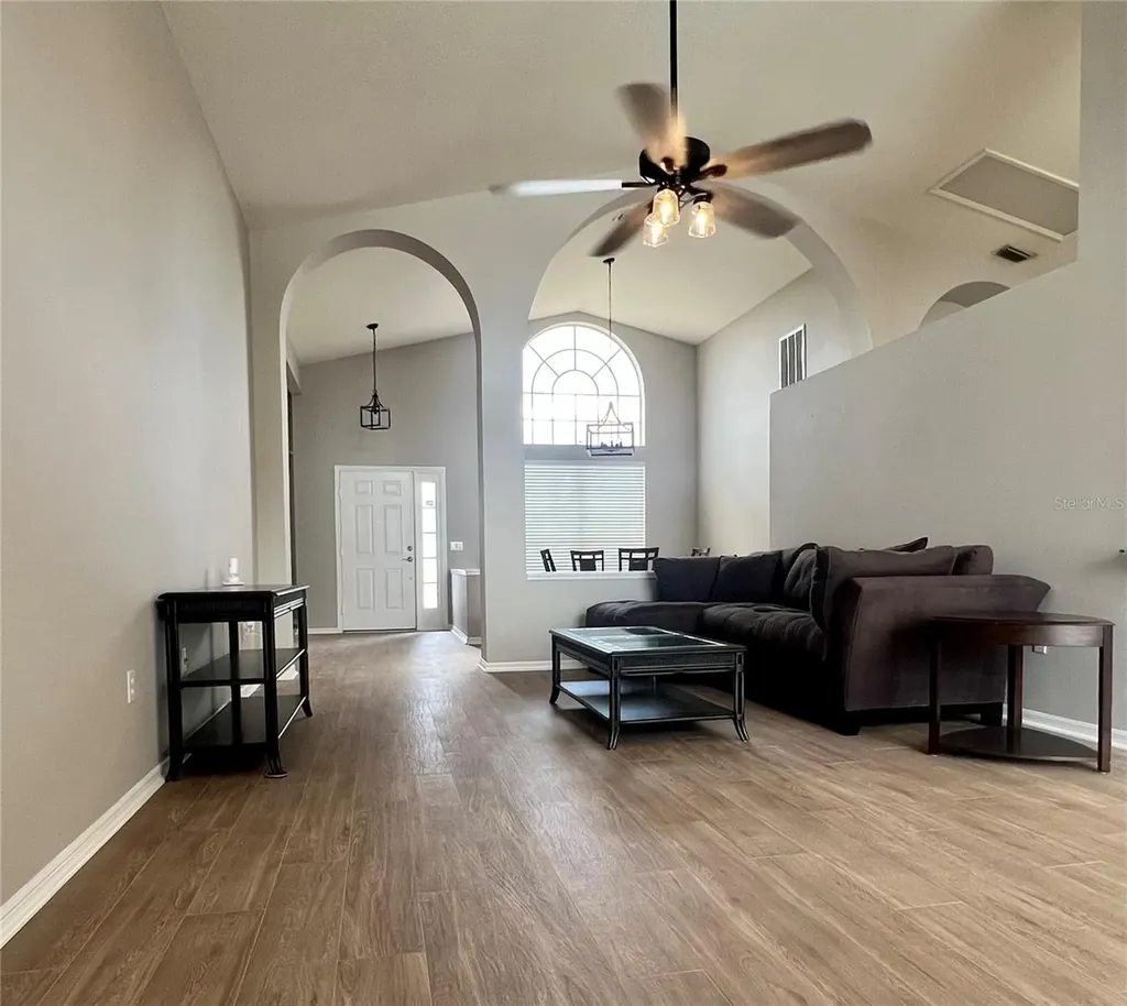 18564 Kingbird Drive Lutz FL 33558