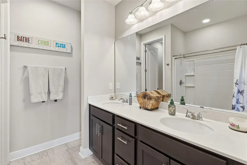 168 Summershore Drive Auburndale FL 33823