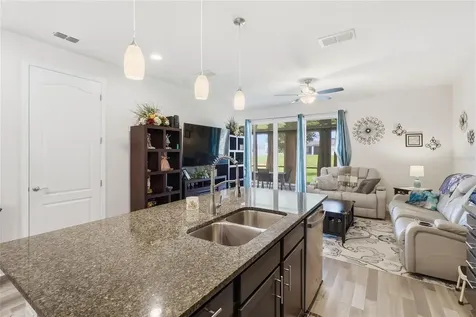 168 Summershore Drive Auburndale FL 33823