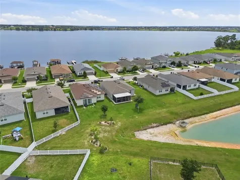168 Summershore Drive Auburndale FL 33823