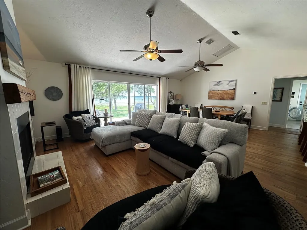12595 SE Sunset Harbor Road Weirsdale FL 32195