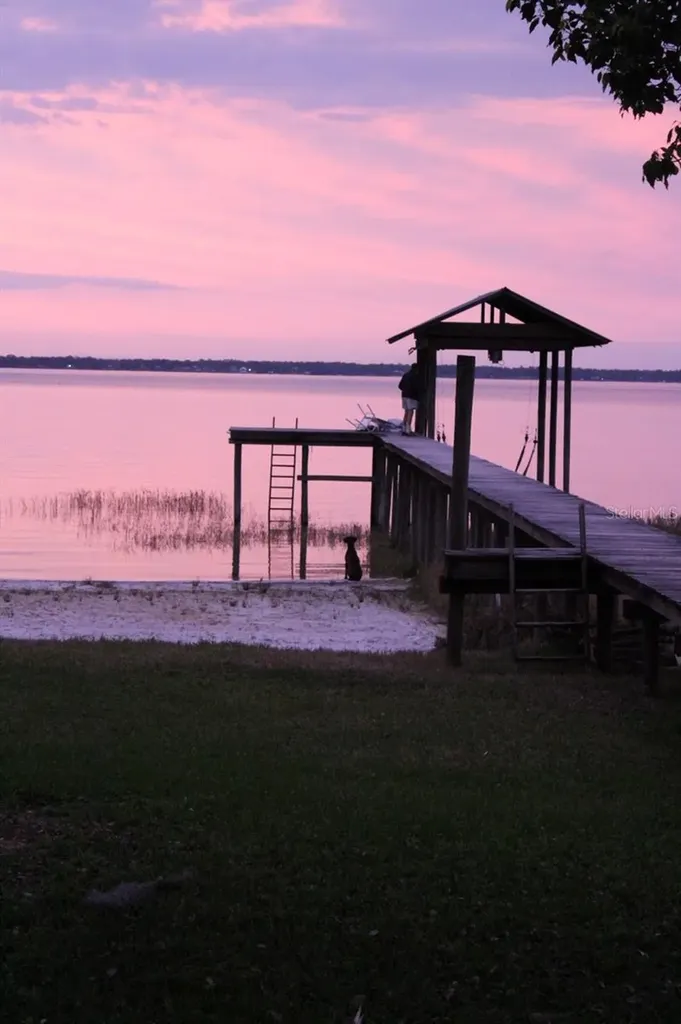 12595 SE Sunset Harbor Road Weirsdale FL 32195