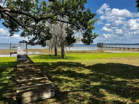 12595 SE Sunset Harbor Road Weirsdale FL 32195