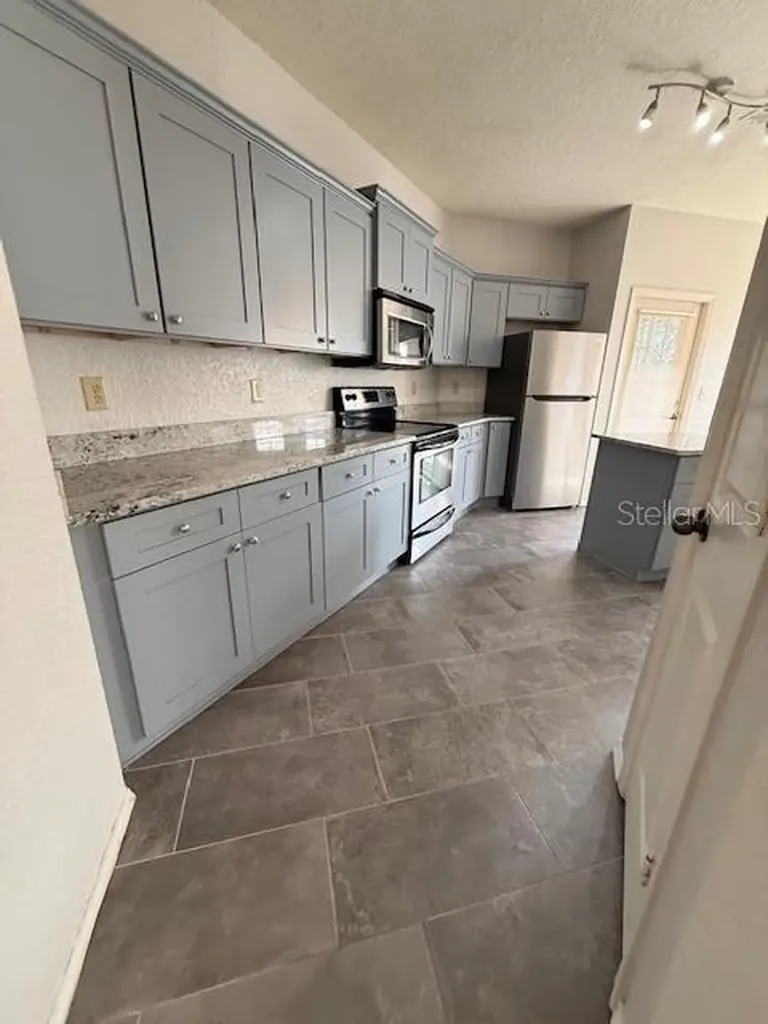 150 Villa Di Este Terrace Lake Mary FL 32746