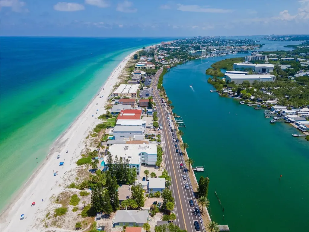 1662 S Lake Avenue Clearwater FL 33756