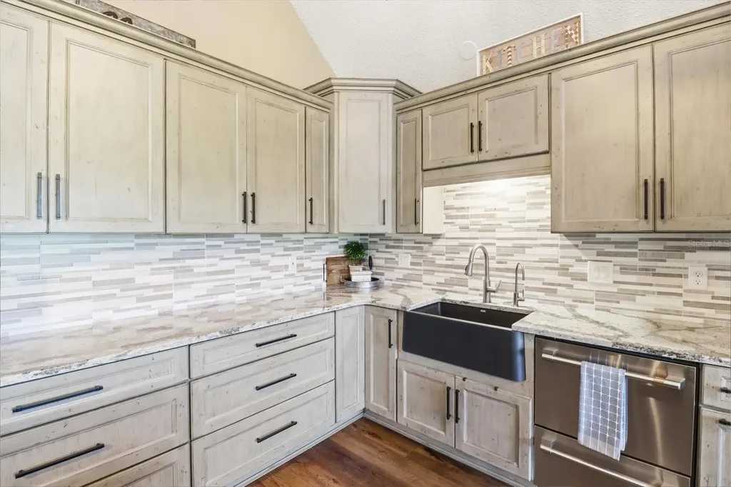 1471 N Lagoon Point Inverness FL 34453