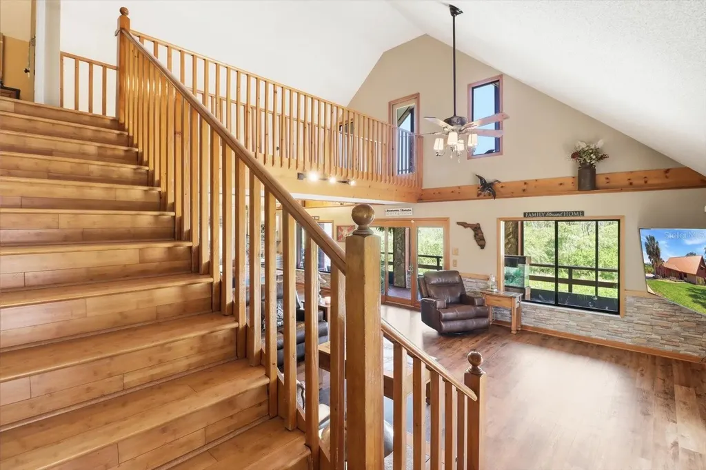 1471 N Lagoon Point Inverness FL 34453