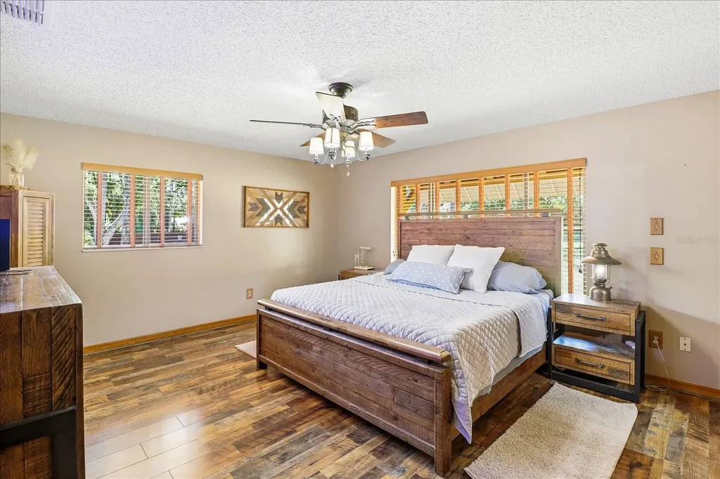 1471 N Lagoon Point Inverness FL 34453