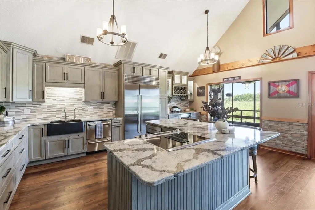 1471 N Lagoon Point Inverness FL 34453