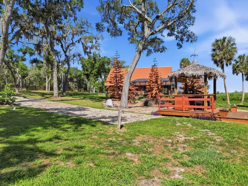 1471 N Lagoon Point Inverness FL 34453