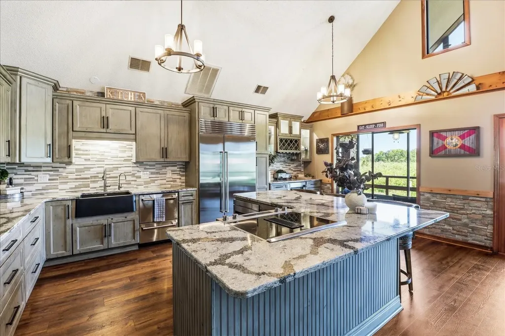 1471 N Lagoon Point Inverness FL 34453