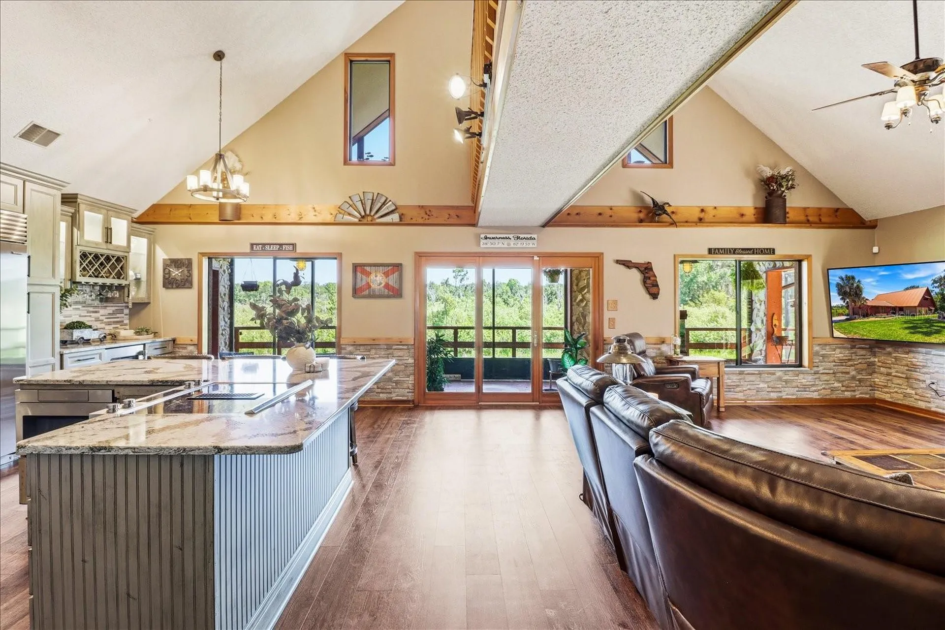 1471 N Lagoon Point Inverness FL 34453