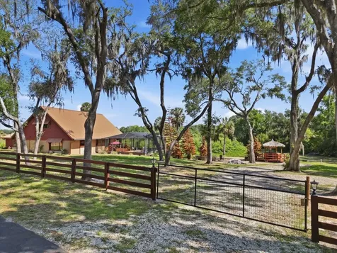 1471 N Lagoon Point Inverness FL 34453