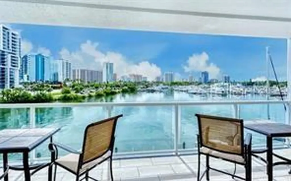 650 Golden Gate Point Sarasota FL 34236