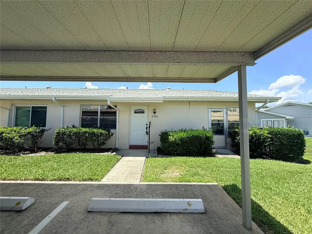 2304 Glenmore Circle Sun City Center FL 33573