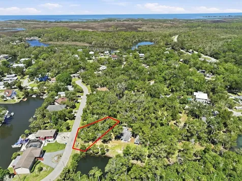 6240 Colony Circle Weeki Wachee FL 34607