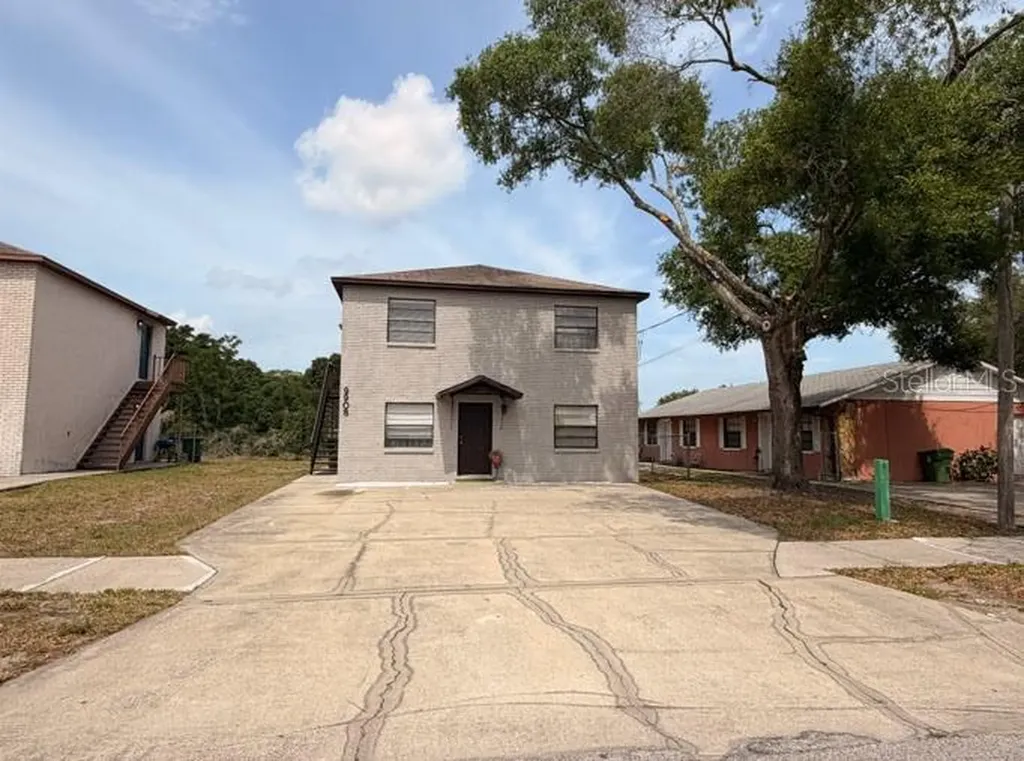 9908 N Myrtle Street Tampa FL 33617