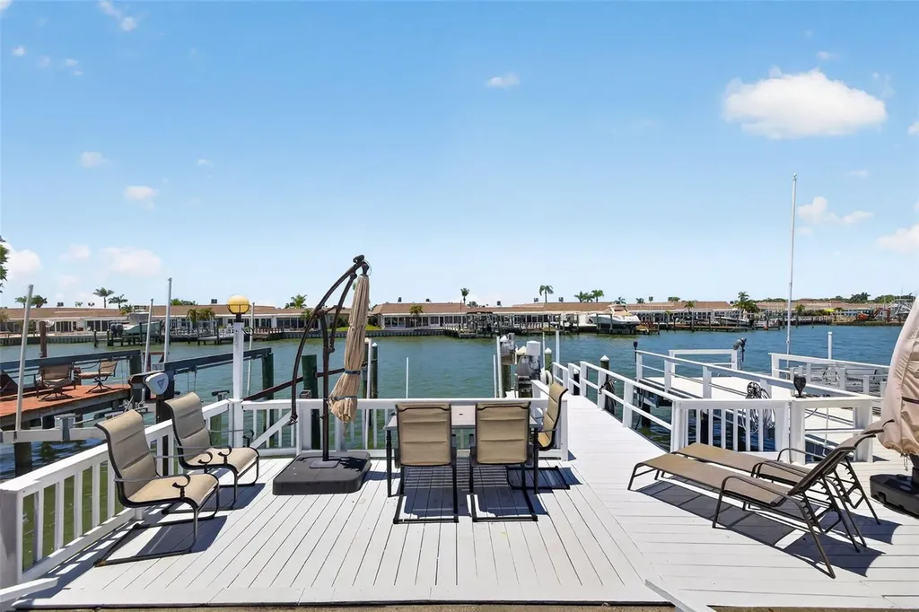555 Boca Ciega Point Boulevard S St Petersburg FL 33708