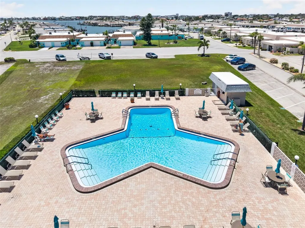 555 Boca Ciega Point Boulevard S St Petersburg FL 33708