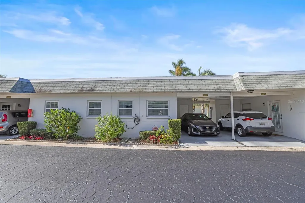 7743 39th Terrace N St Petersburg FL 33709
