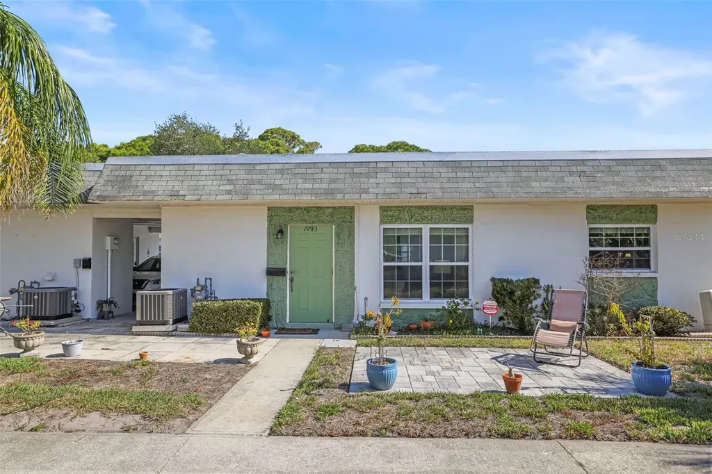 7743 39th Terrace N St Petersburg FL 33709