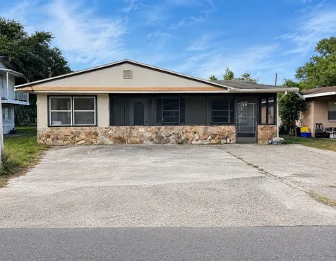 1204 W Alsobrook Street Plant City FL 33563