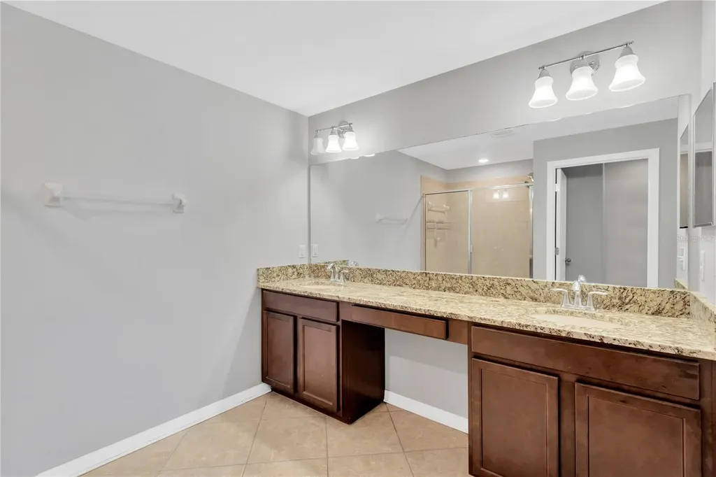 8529 Hunters Fork Loop Ruskin FL 33573