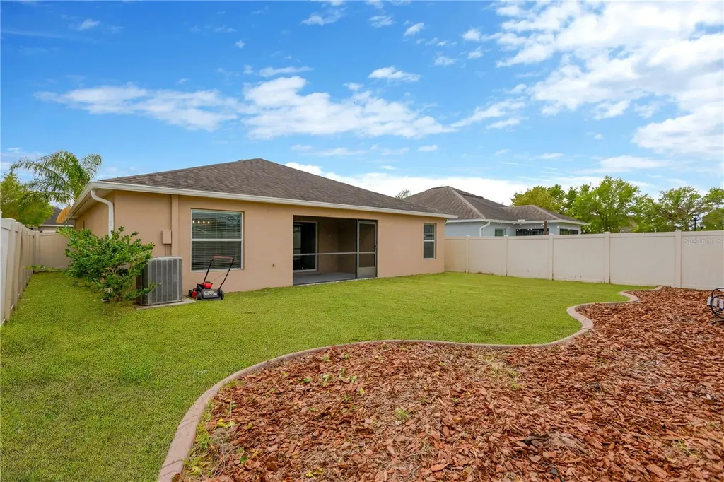 8529 Hunters Fork Loop Ruskin FL 33573