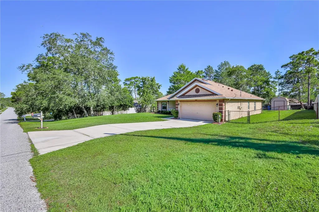 11213 Flock Avenue Weeki Wachee FL 34613