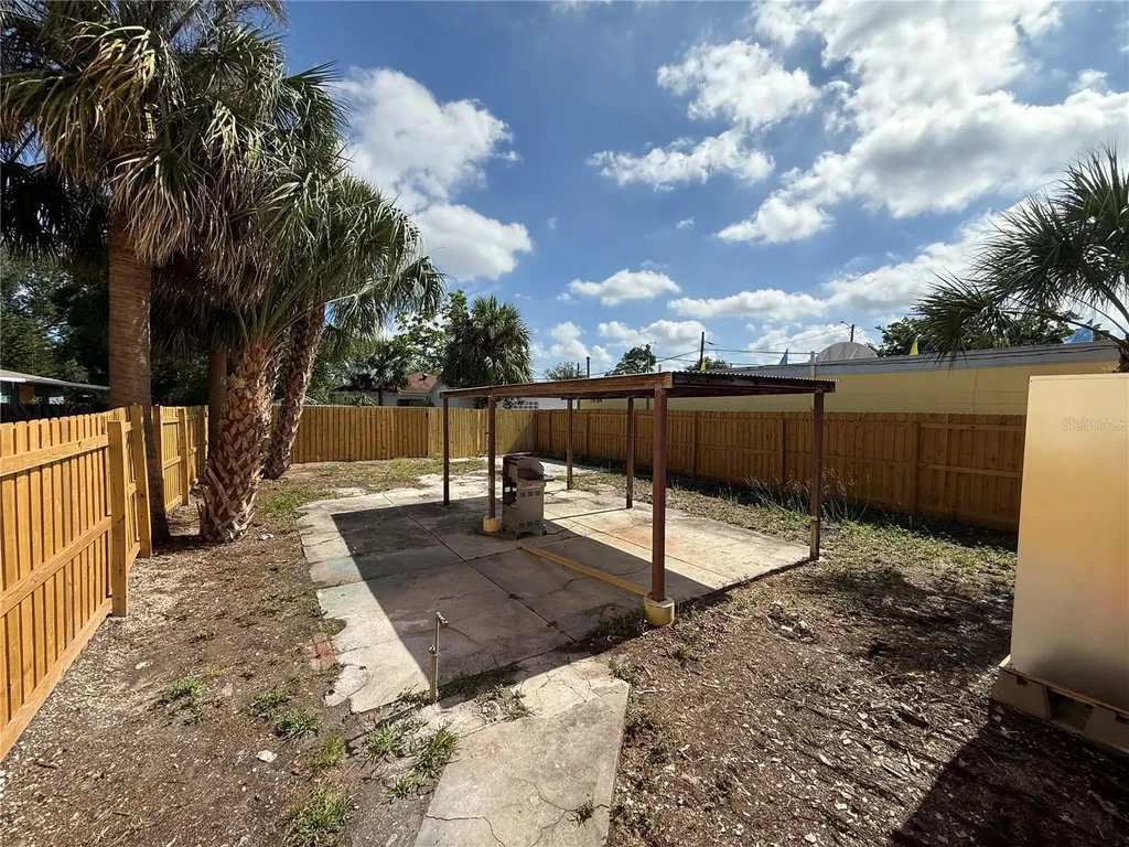 2905 W Chestnut Street Tampa FL 33607