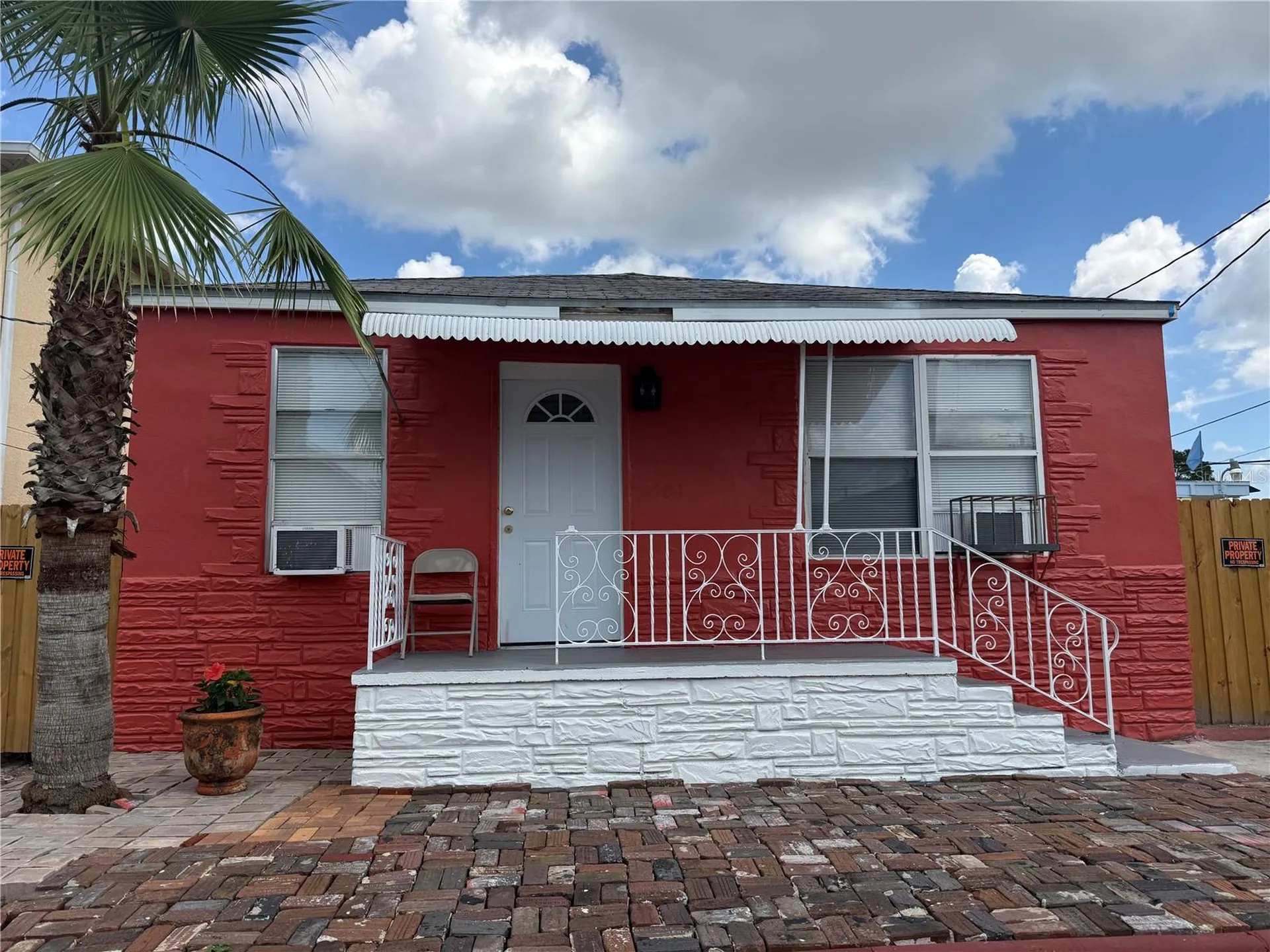 2905 W Chestnut Street Tampa FL 33607