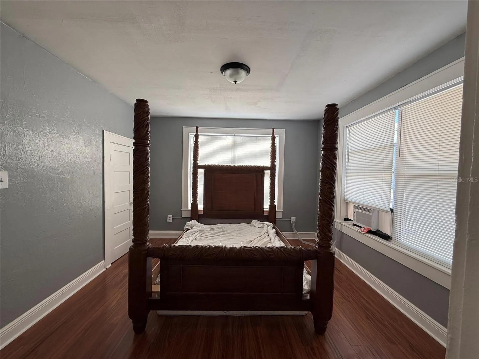 2905 W Chestnut Street Tampa FL 33607