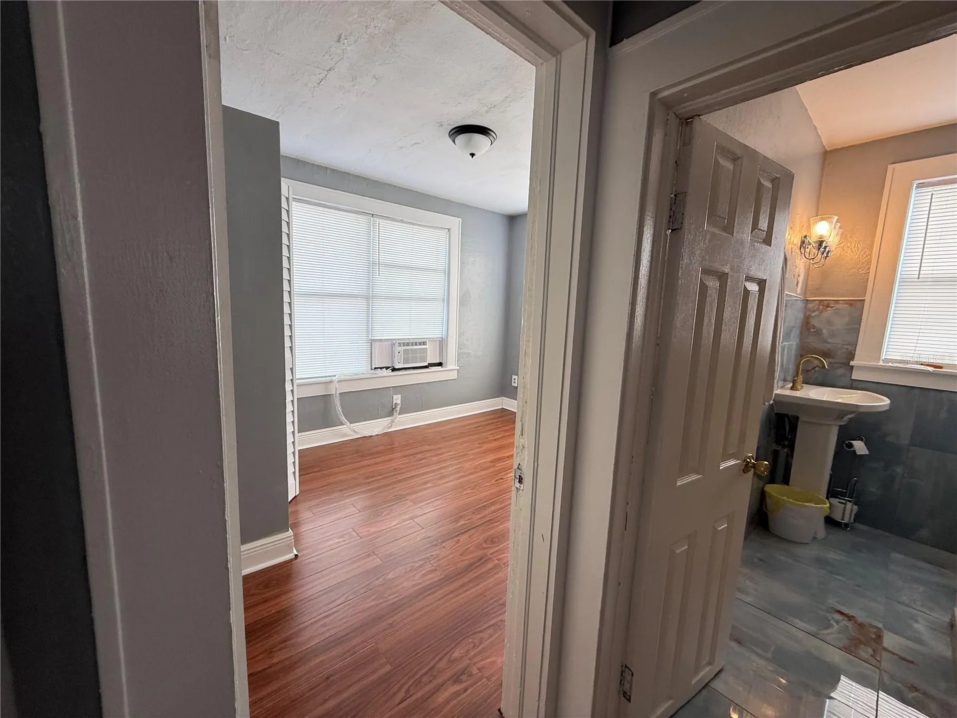 2905 W Chestnut Street Tampa FL 33607