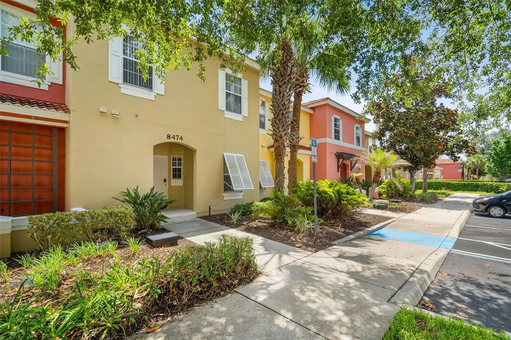 8474 Crystal Cove Loop Kissimmee FL 34747