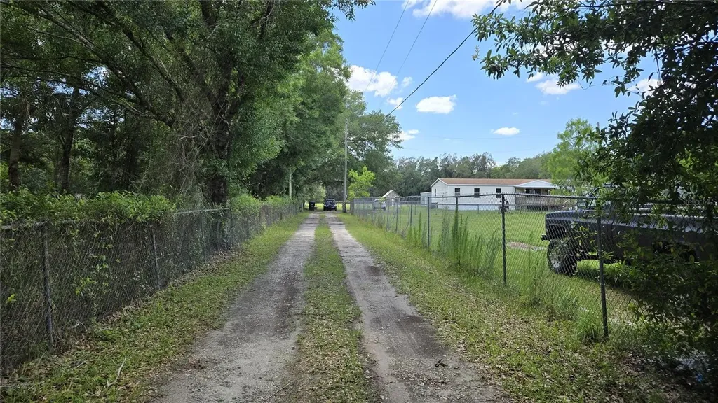 2982 N 6th Street Orlando FL 32820