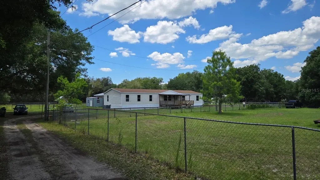 2982 N 6th Street Orlando FL 32820