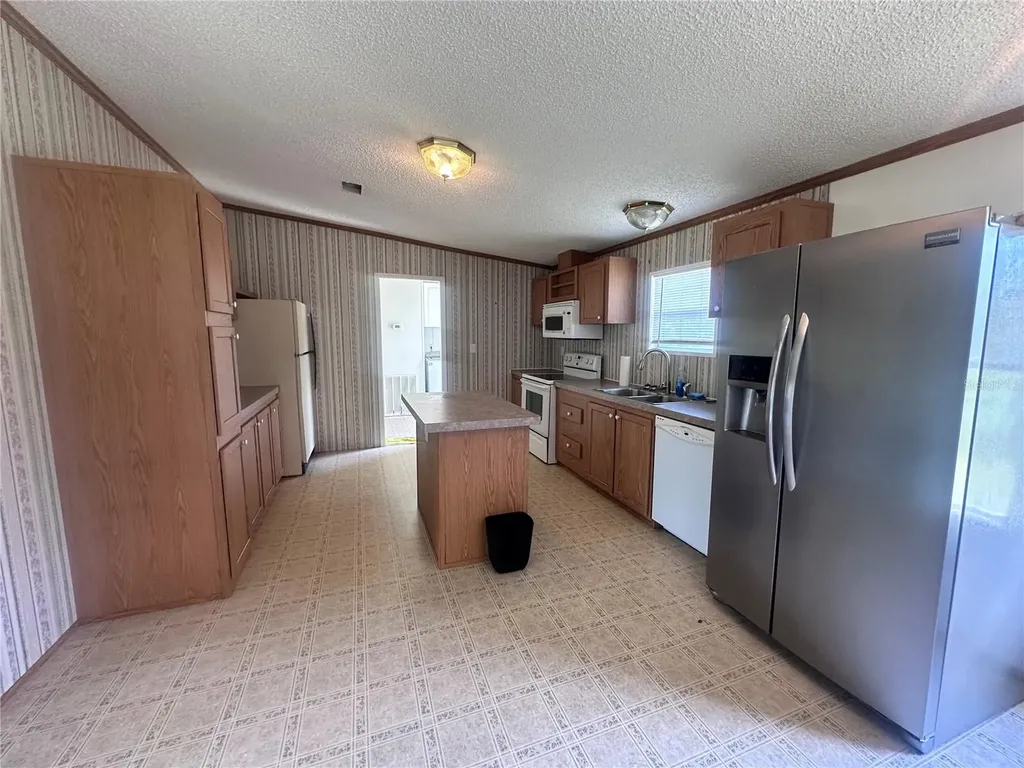 2982 N 6th Street Orlando FL 32820