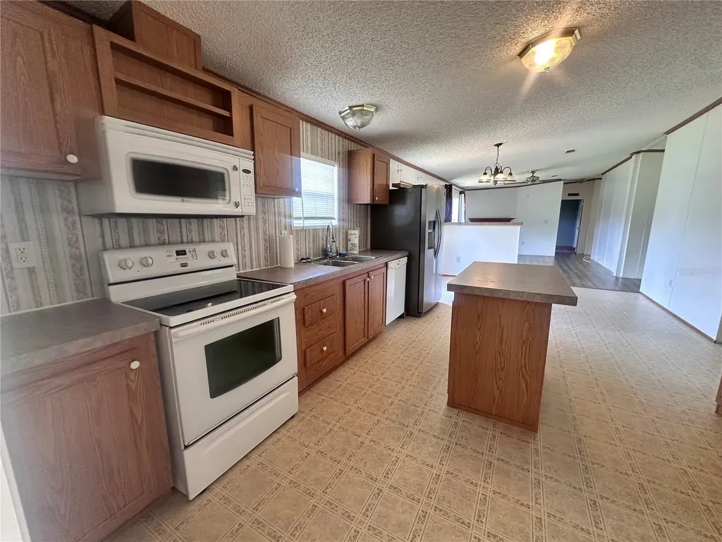 2982 N 6th Street Orlando FL 32820