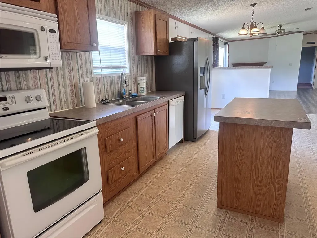 2982 N 6th Street Orlando FL 32820