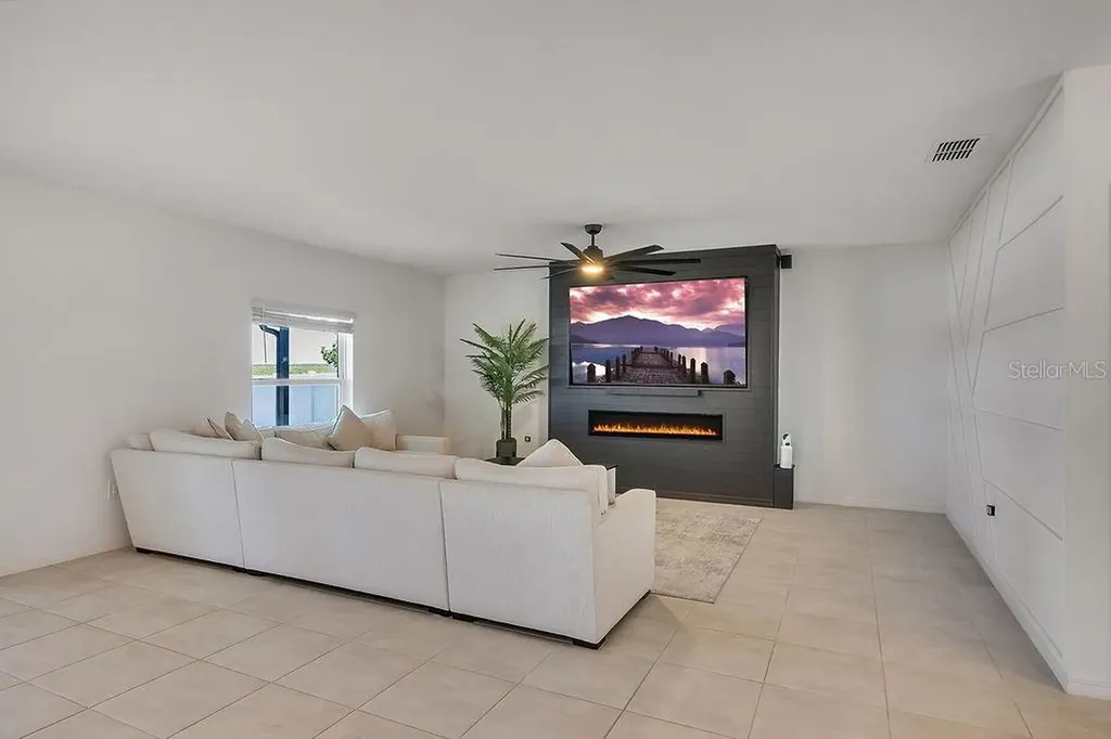 1033 Calico Pointe Circle Groveland FL 34736
